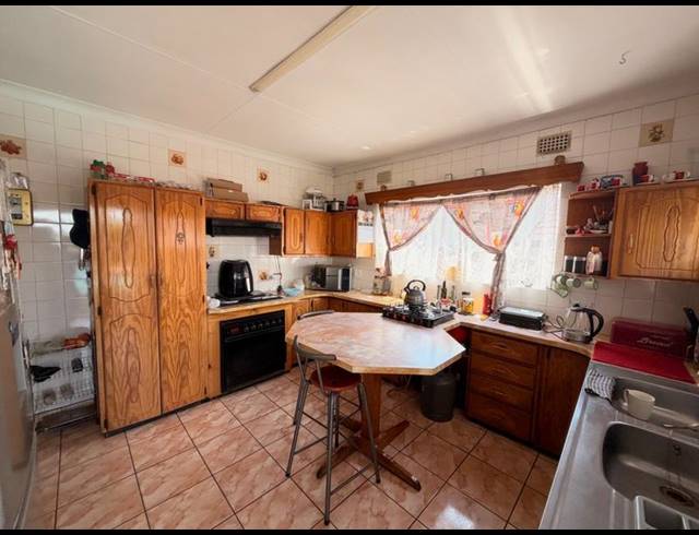 3 BEDROOM HOUSE FOR SALE IN VANDERBIJLPARK SE 7
